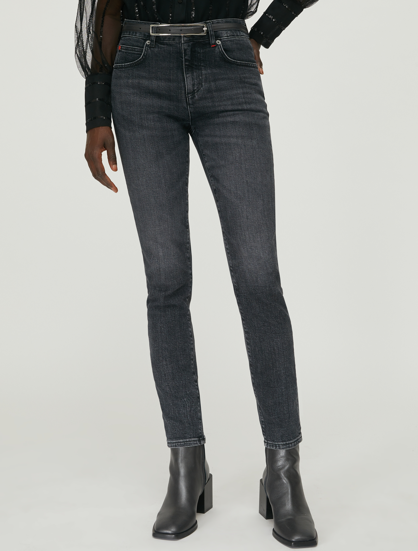 skinny fit jeans