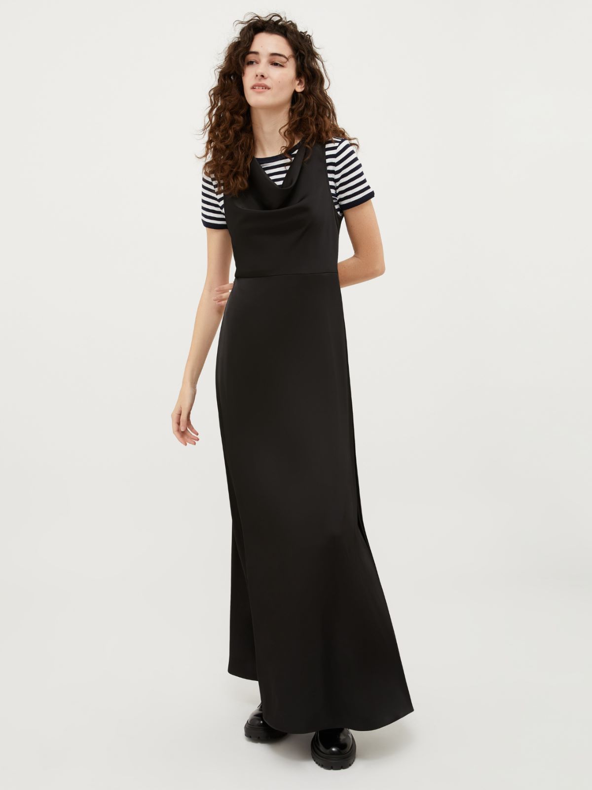 Maxi-Kleid aus Satin, schwarz | MAX&Co