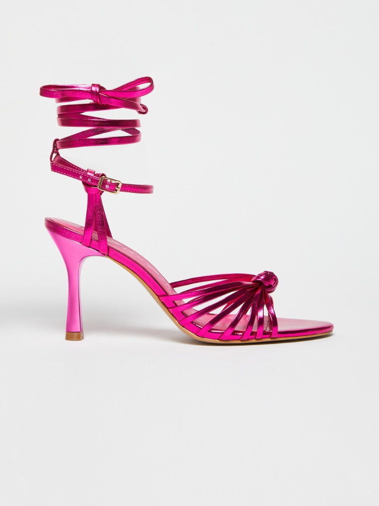 Women's shoes: sneakers, high-heel sandals, ankle boots, mules, pumps ...