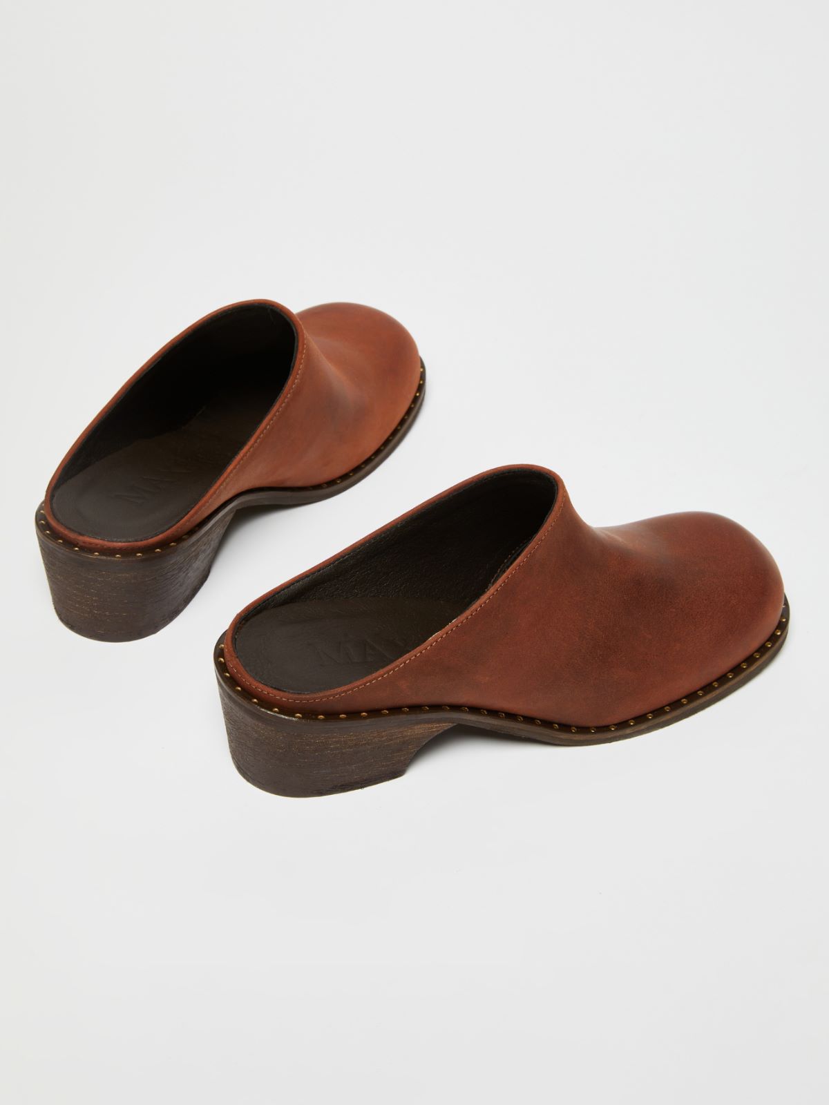 Sabot aus Leder, taback | MAX&Co 