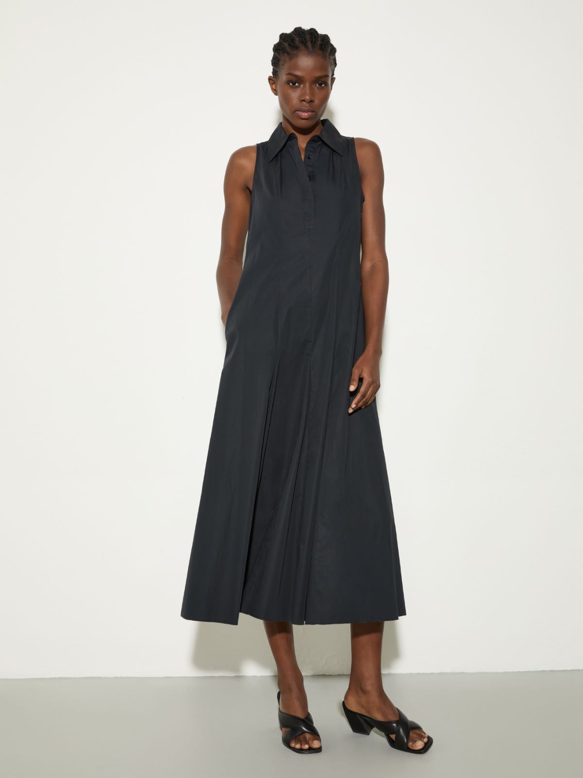 Vestido midi acampanado de popelina - NEGRO - MAX&Co.