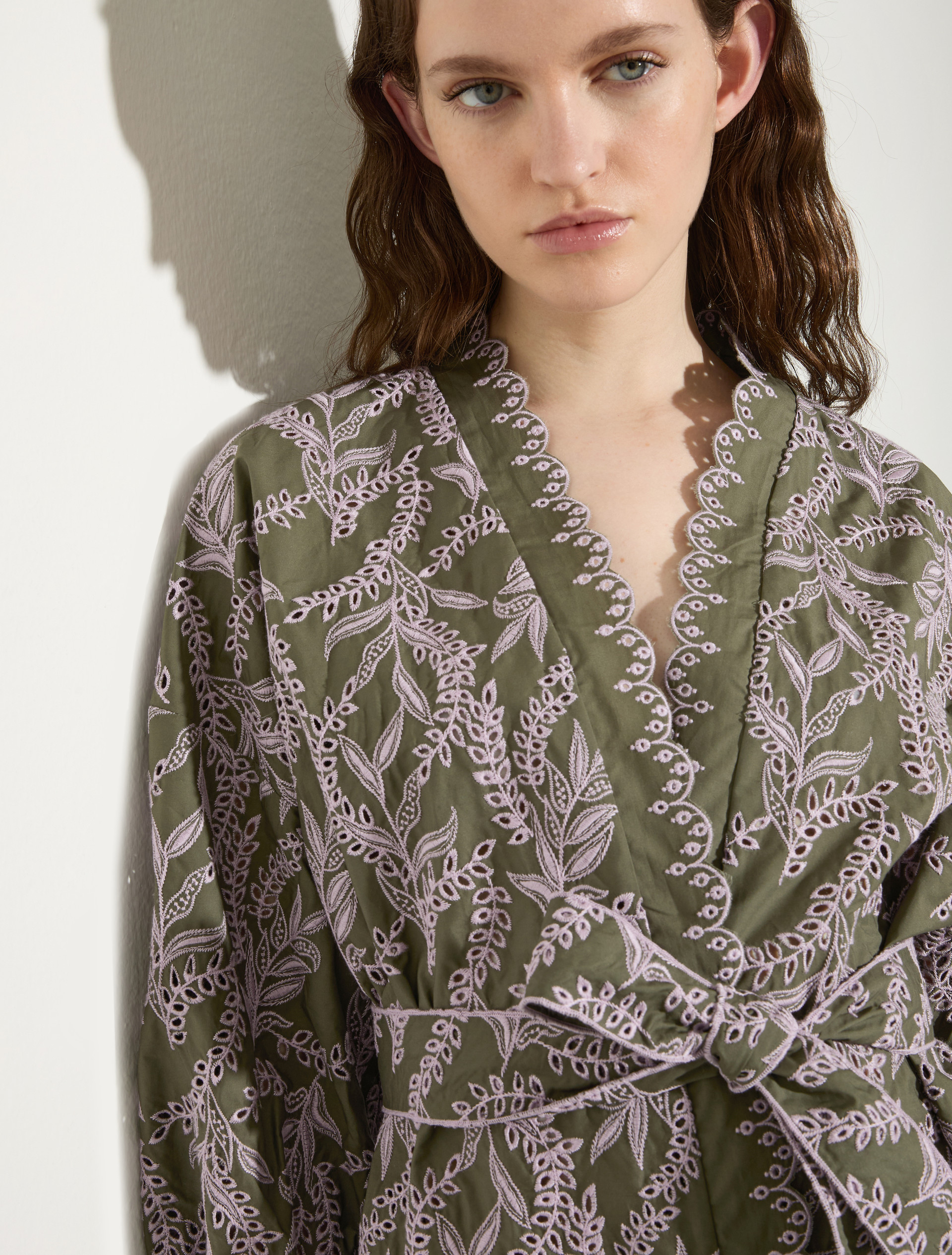Kimono de popelina con bordado - CAQUI - MAX&Co. - 3