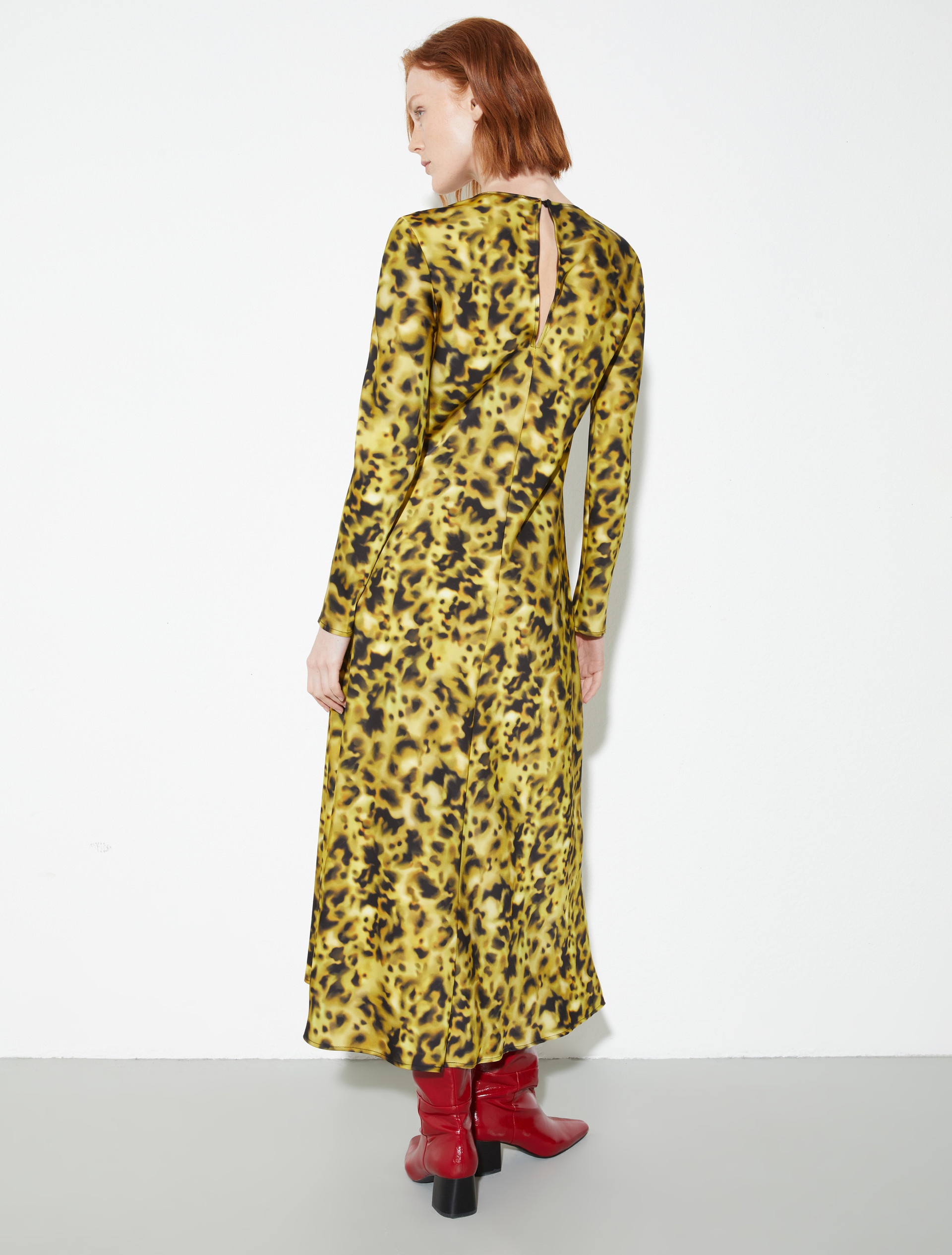 Fluid satin midi shift dress, ochre | MAX&Co. Fluid satin midi shift dress - OCHRE - MAX&Co. - 2