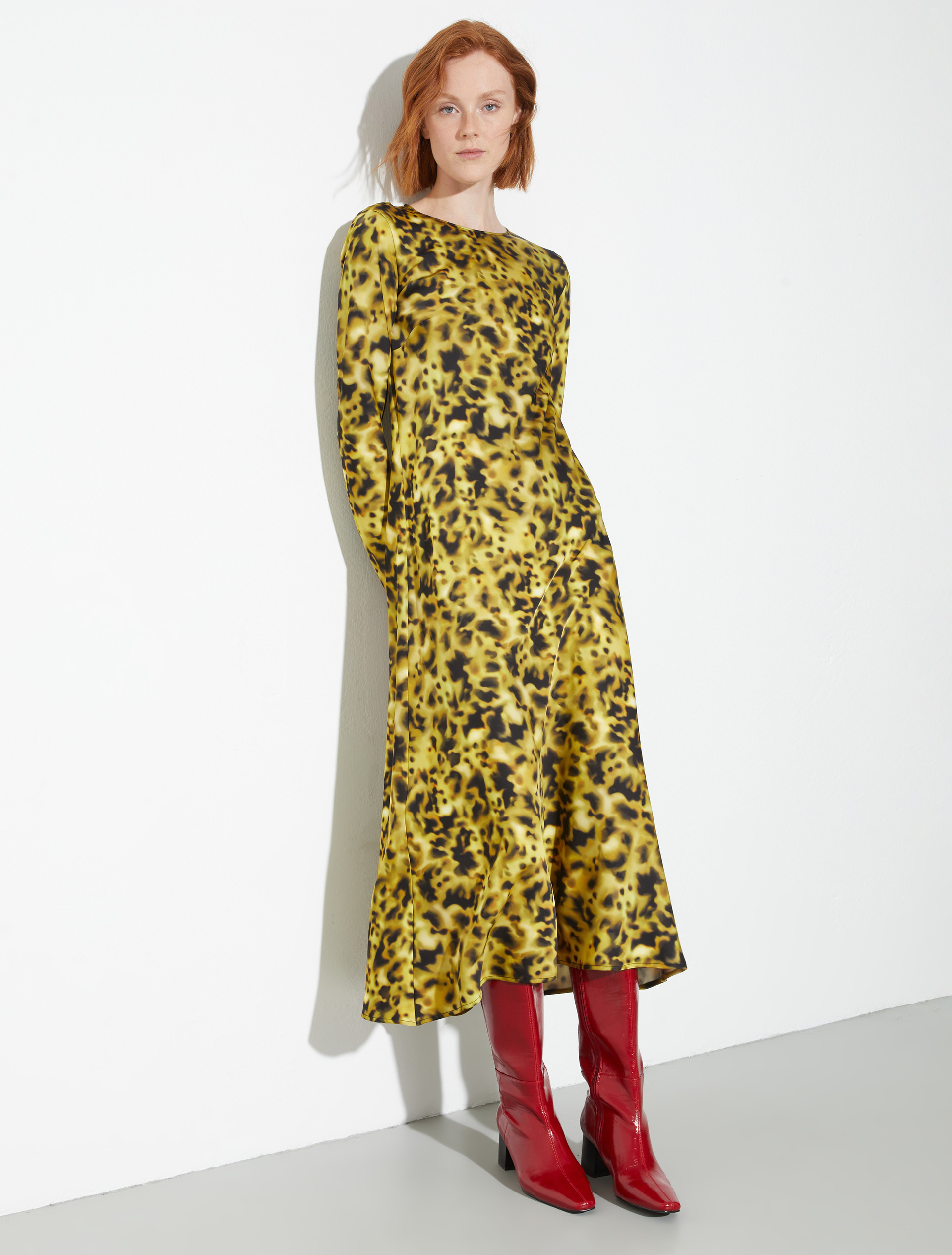 Fluid satin midi shift dress, ochre | MAX&Co. Fluid satin midi shift dress - OCHRE - MAX&Co.