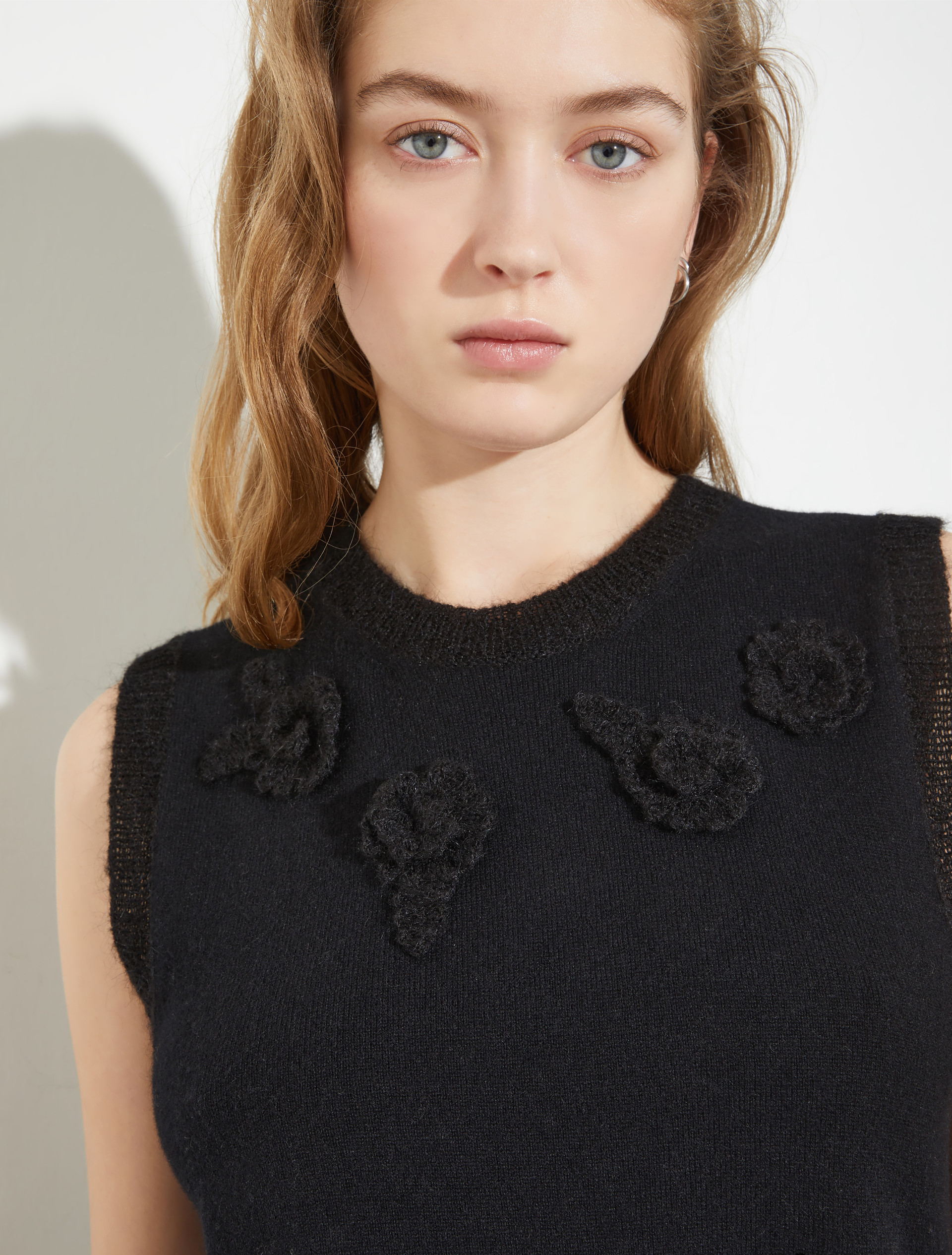 Floral-appliqué sleeveless gilet, black | MAX&Co. Floral-appliqué sleeveless gilet - BLACK - MAX&Co. - 3