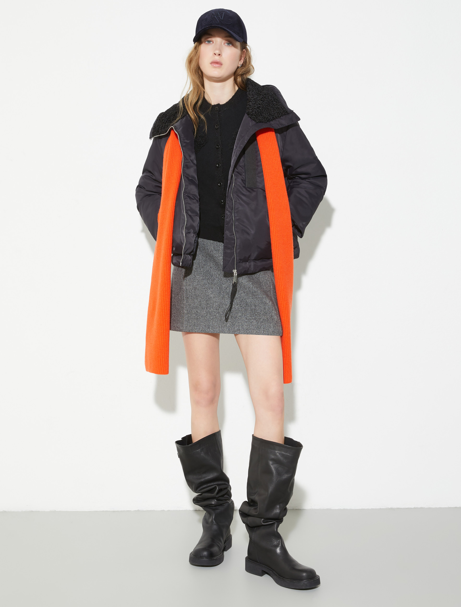 Floral-appliqué sleeveless gilet, black | MAX&Co. Floral-appliqué sleeveless gilet - BLACK - MAX&Co. - 4