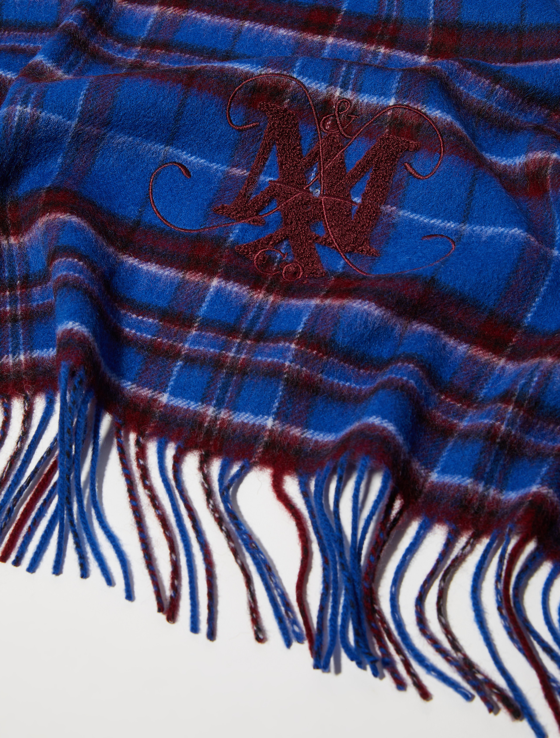 Emblem-embroidered wool stole, cornflower blue | MAX&Co. Emblem-embroidered wool stole - CORNFLOWER BLUE - MAX&Co. - 2