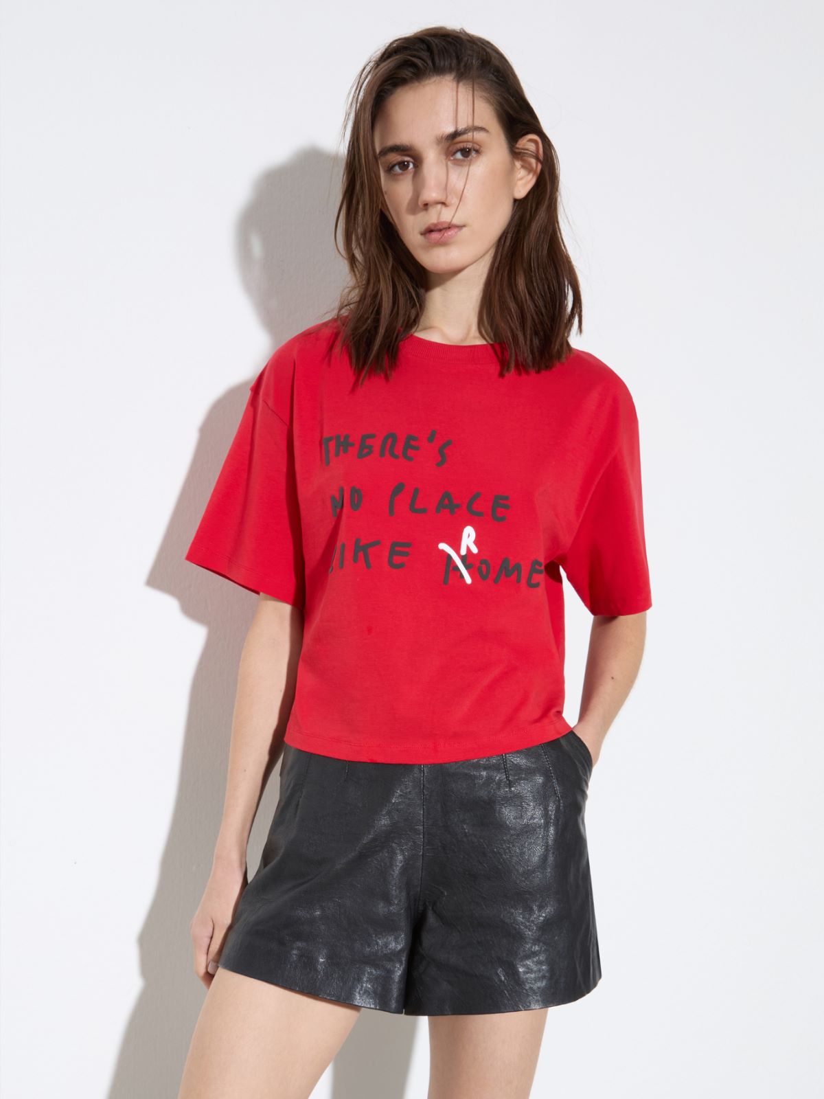 Boxy T-shirt with lettering - RED - MAX&Co.
