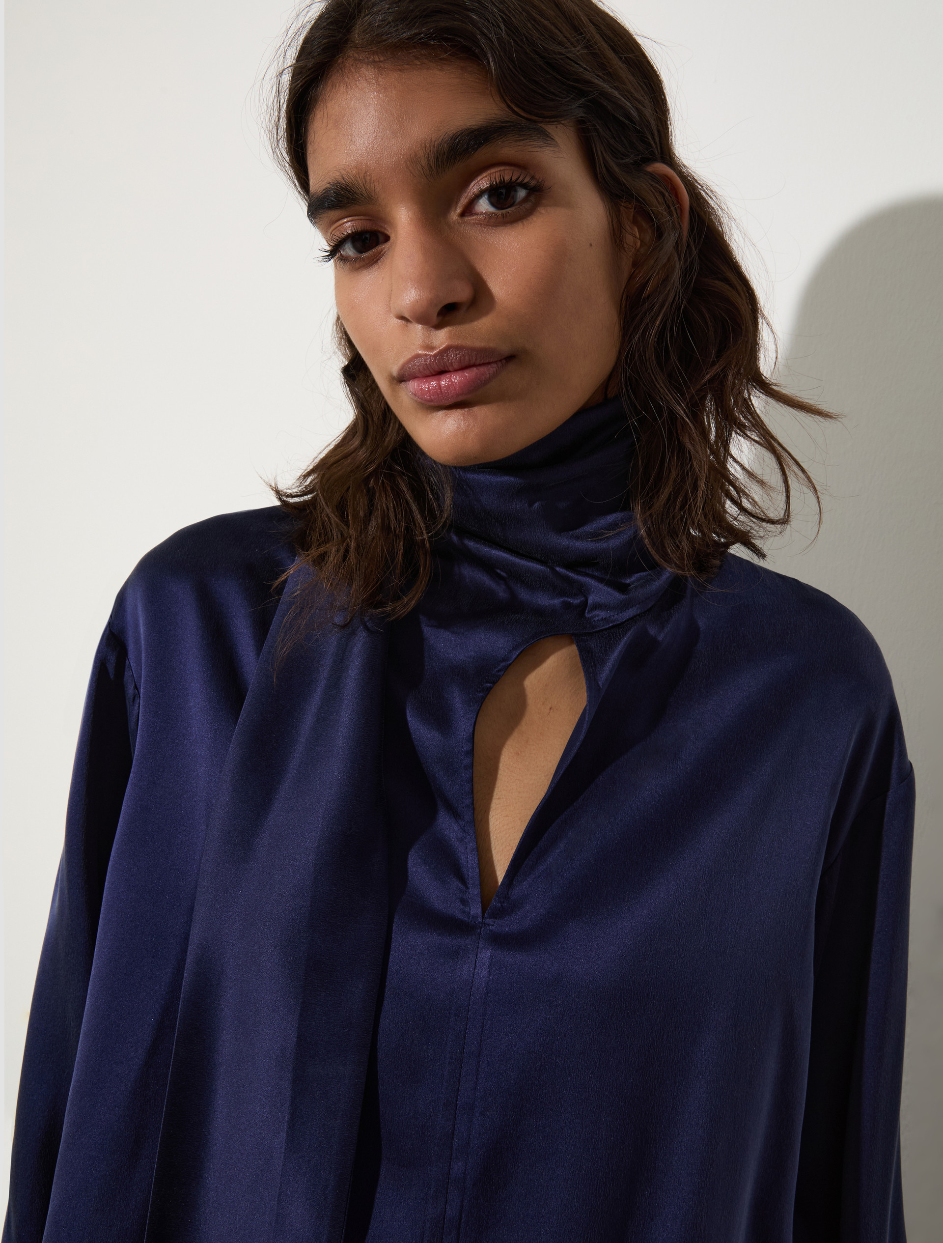 Scarf-detailed silk-satin blouse, navy | MAX&Co. Scarf-detailed silk-satin blouse - NAVY - MAX&Co. - 3