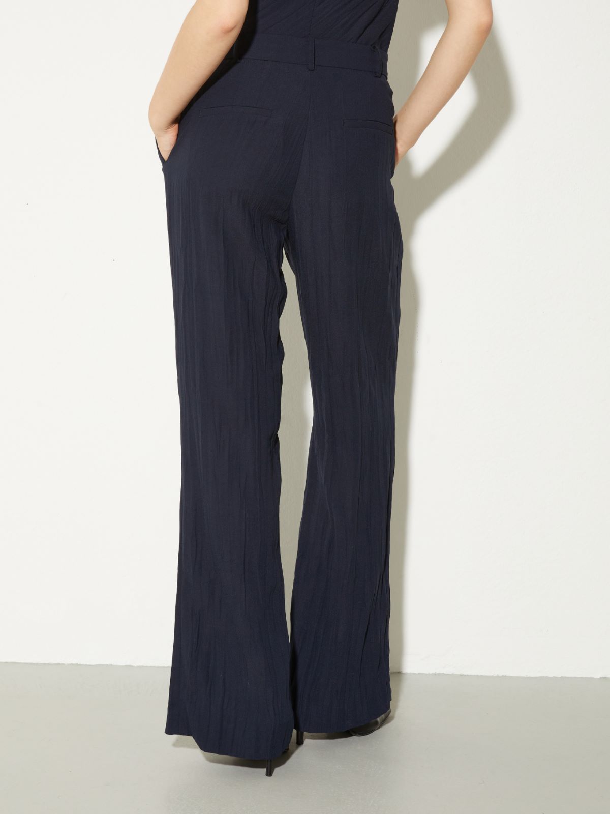 Pantalon en envers-satin froissé - BLEU NUIT - MAX&Co. - 2