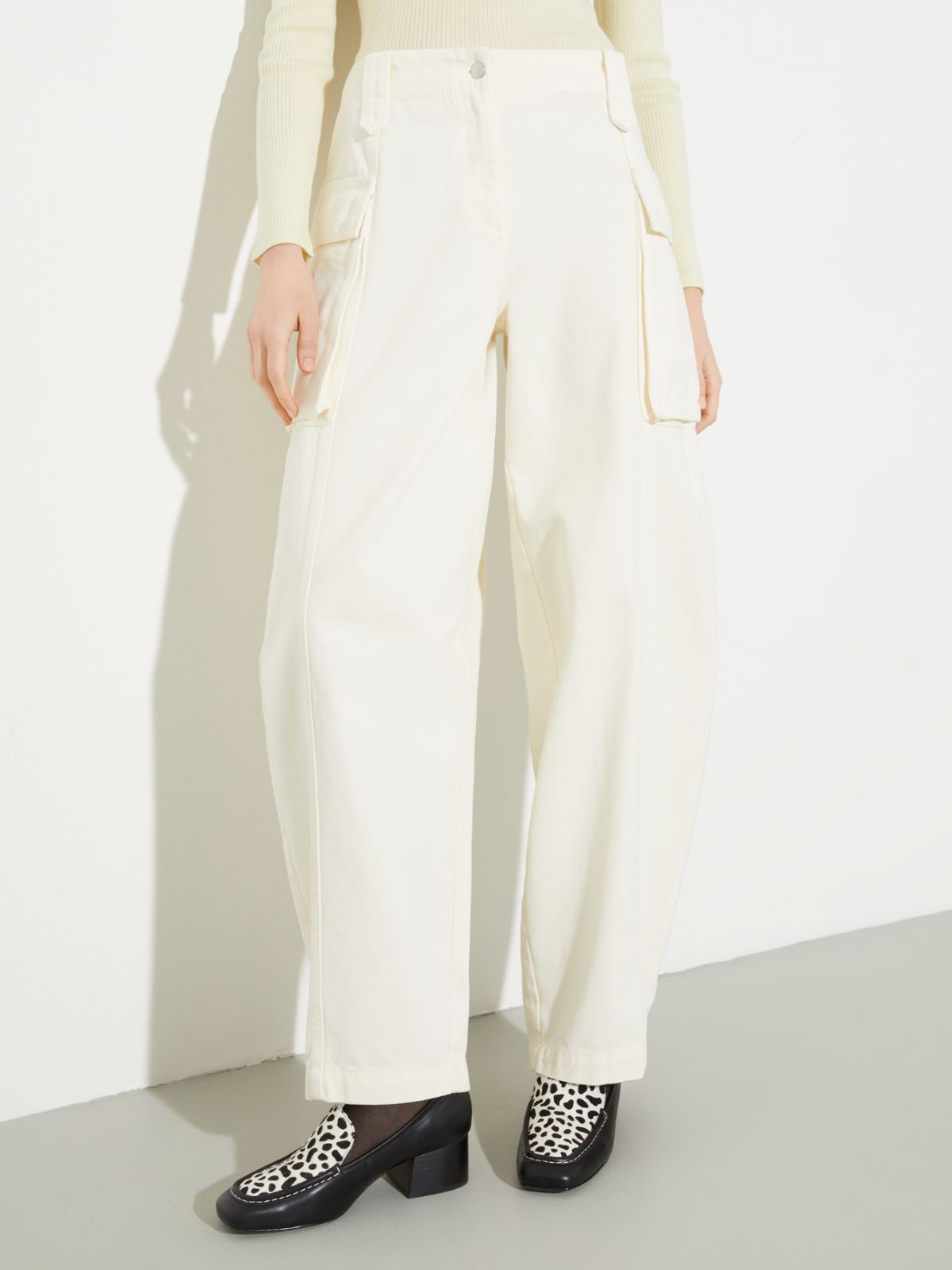 Barrel-leg cargo trousers - CREAM - MAX&Co.