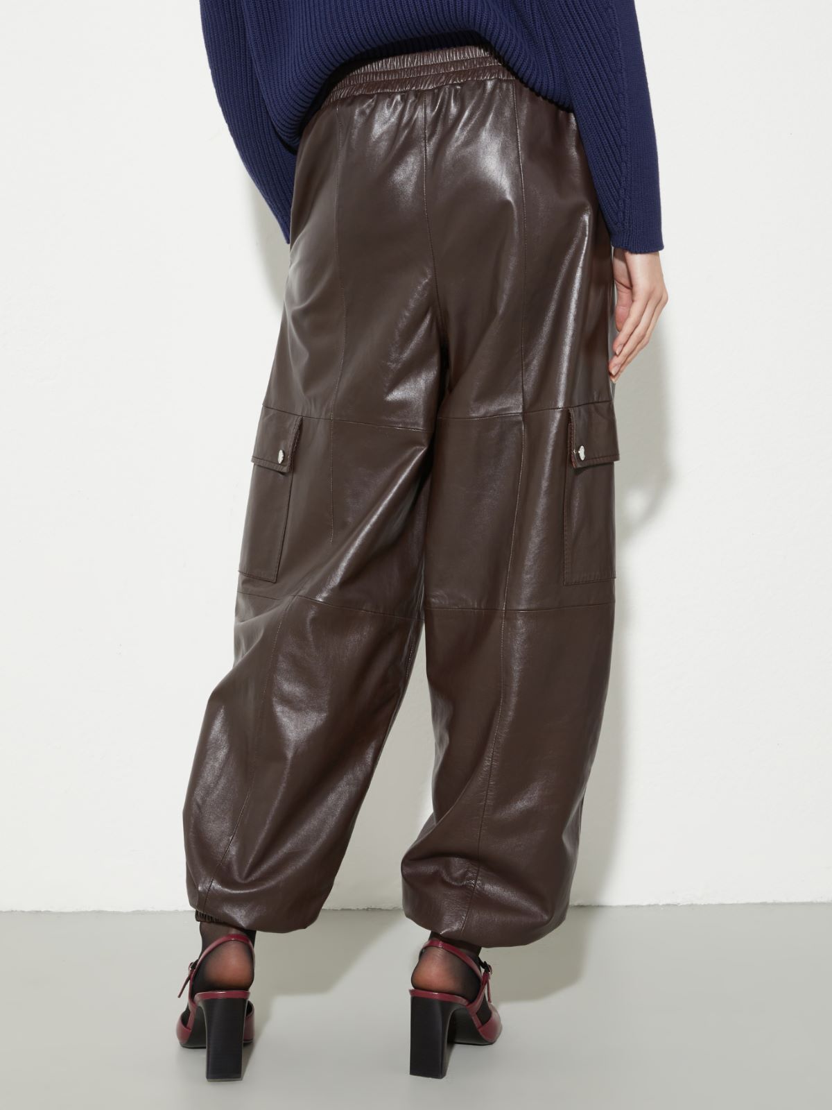 Glossy leather cargo trousers - CHOCOLATE - MAX&Co. - 2