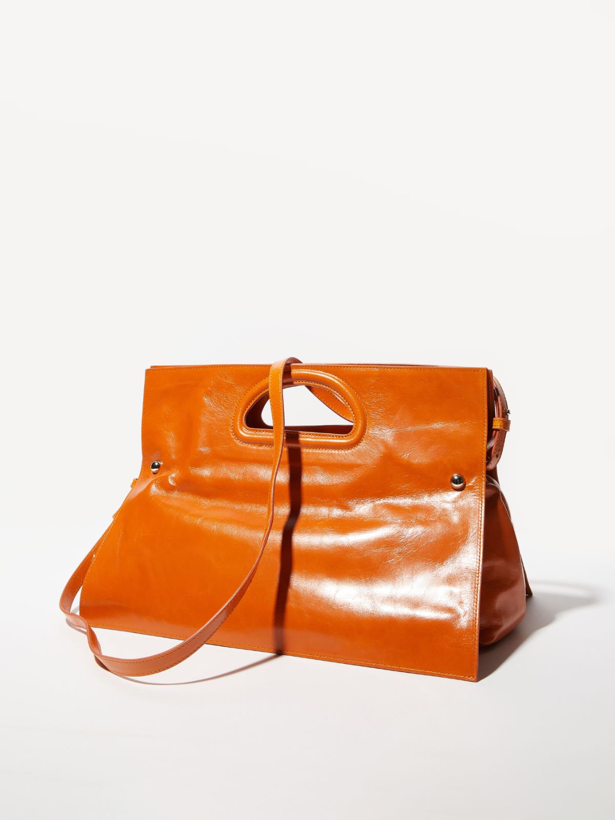 Glossy leather maxi Bookbag, tangerine | MAX&Co. Glossy leather maxi Bookbag - TANGERINE - MAX&Co. - 2