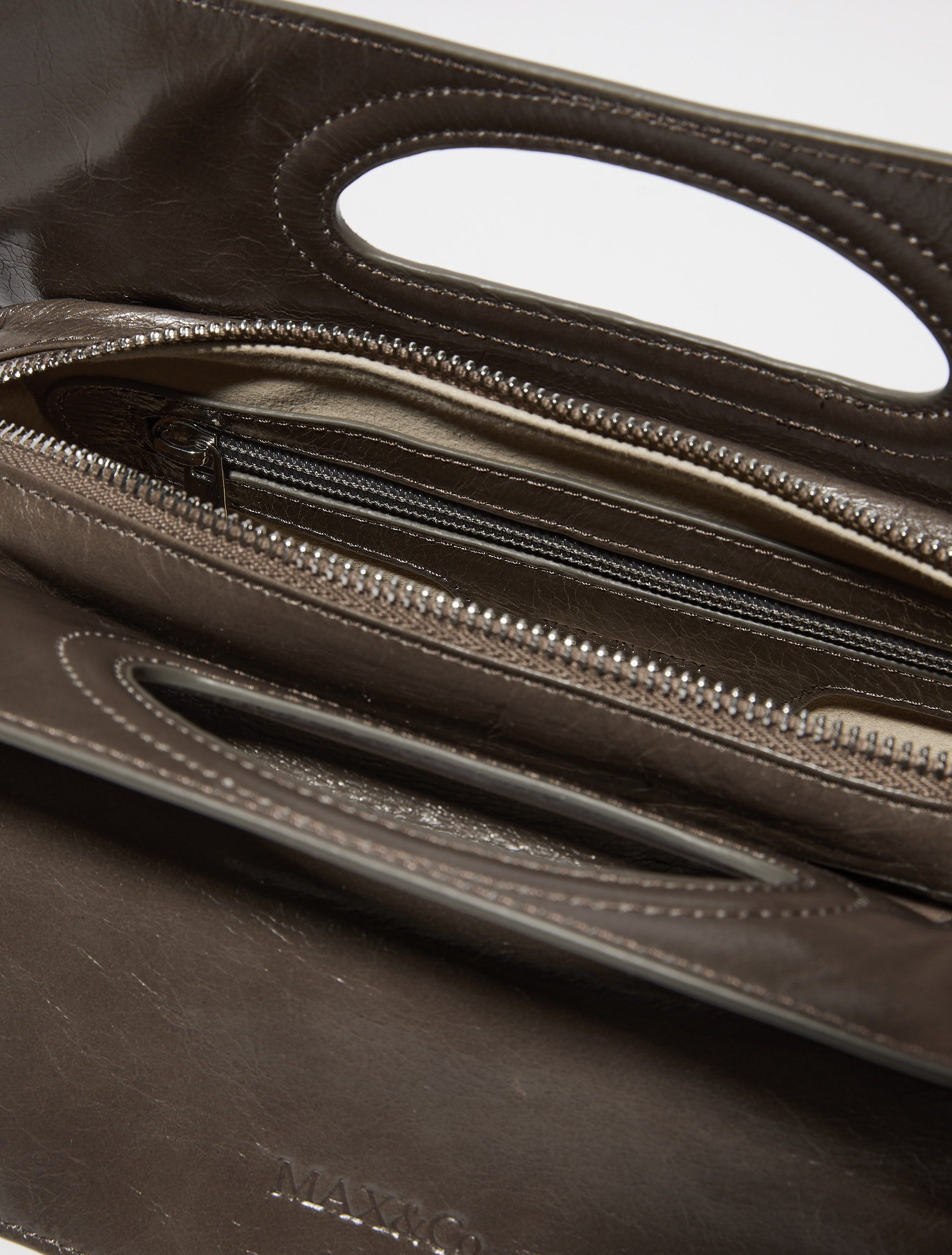 Sac à dos en cuir brillant, gris moyen | MAX&Co. Sac à dos en cuir brillant - GRIS MOYEN - MAX&Co. - 4