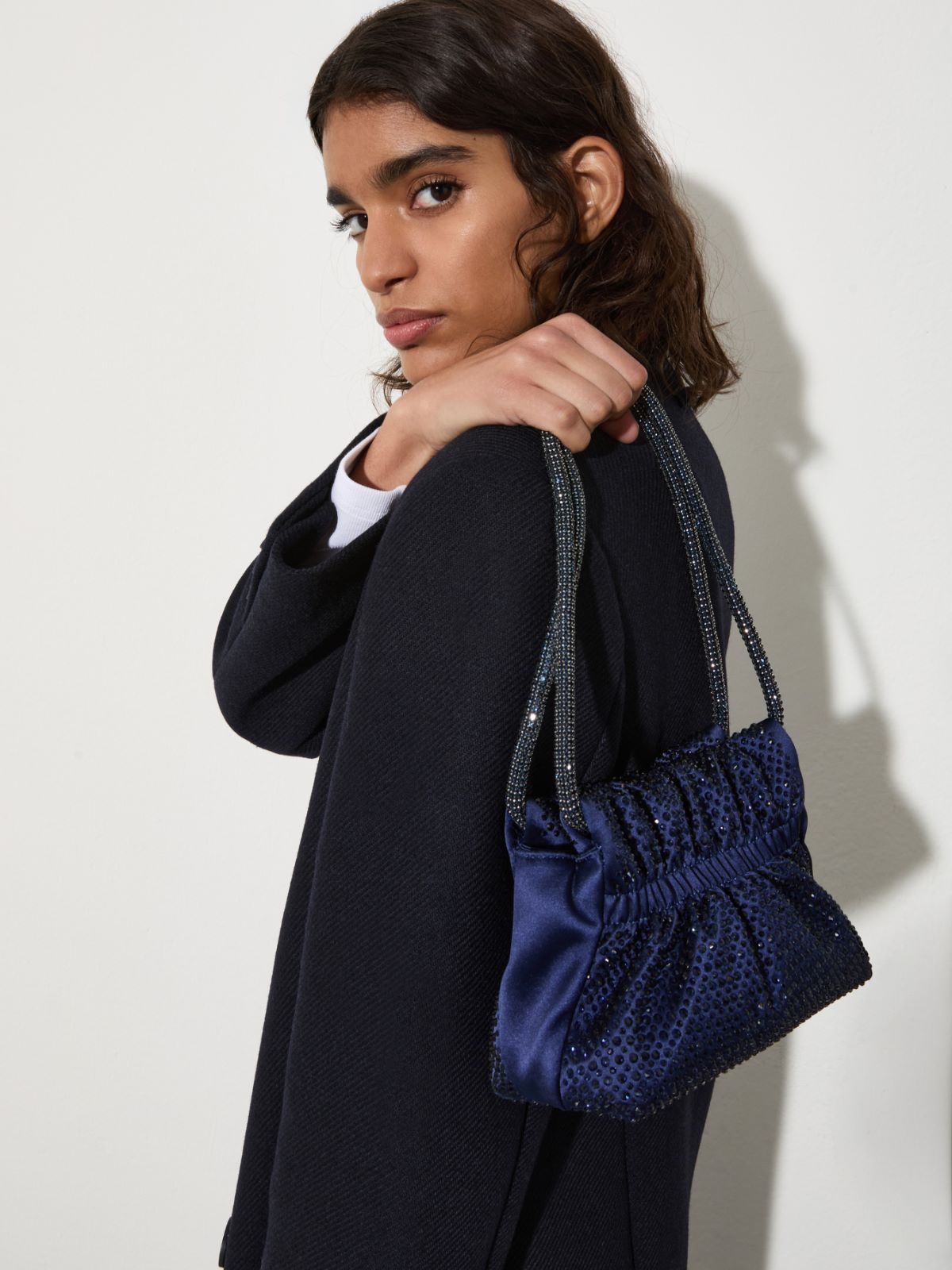 Rhinestone-embellished satin bag, navy | MAX&Co. Rhinestone-embellished satin bag - NAVY - MAX&Co. - 5