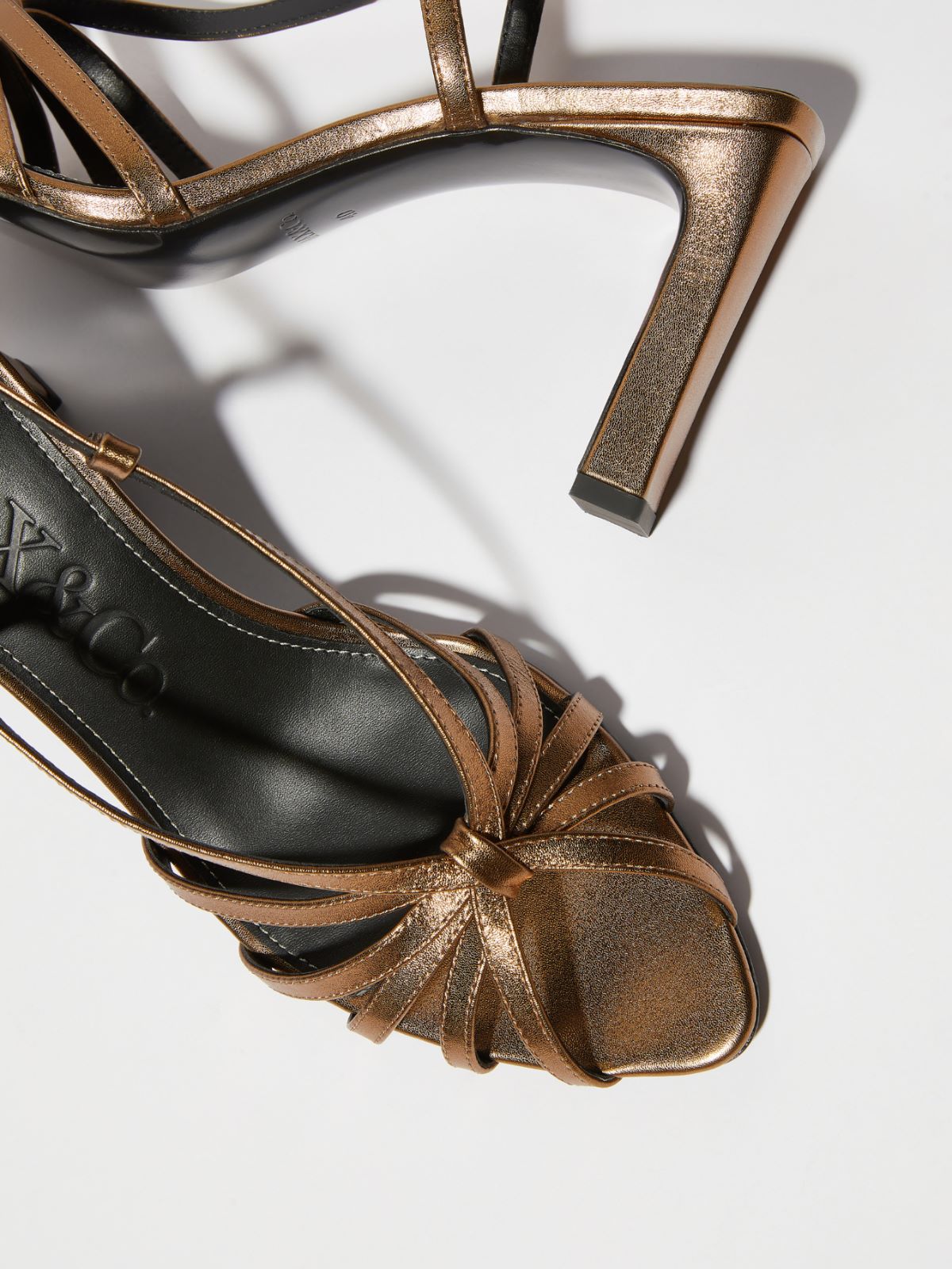 Laminated leather sandals, bronze | MAX&Co. Laminated leather sandals - BRONZE - MAX&Co. - 4