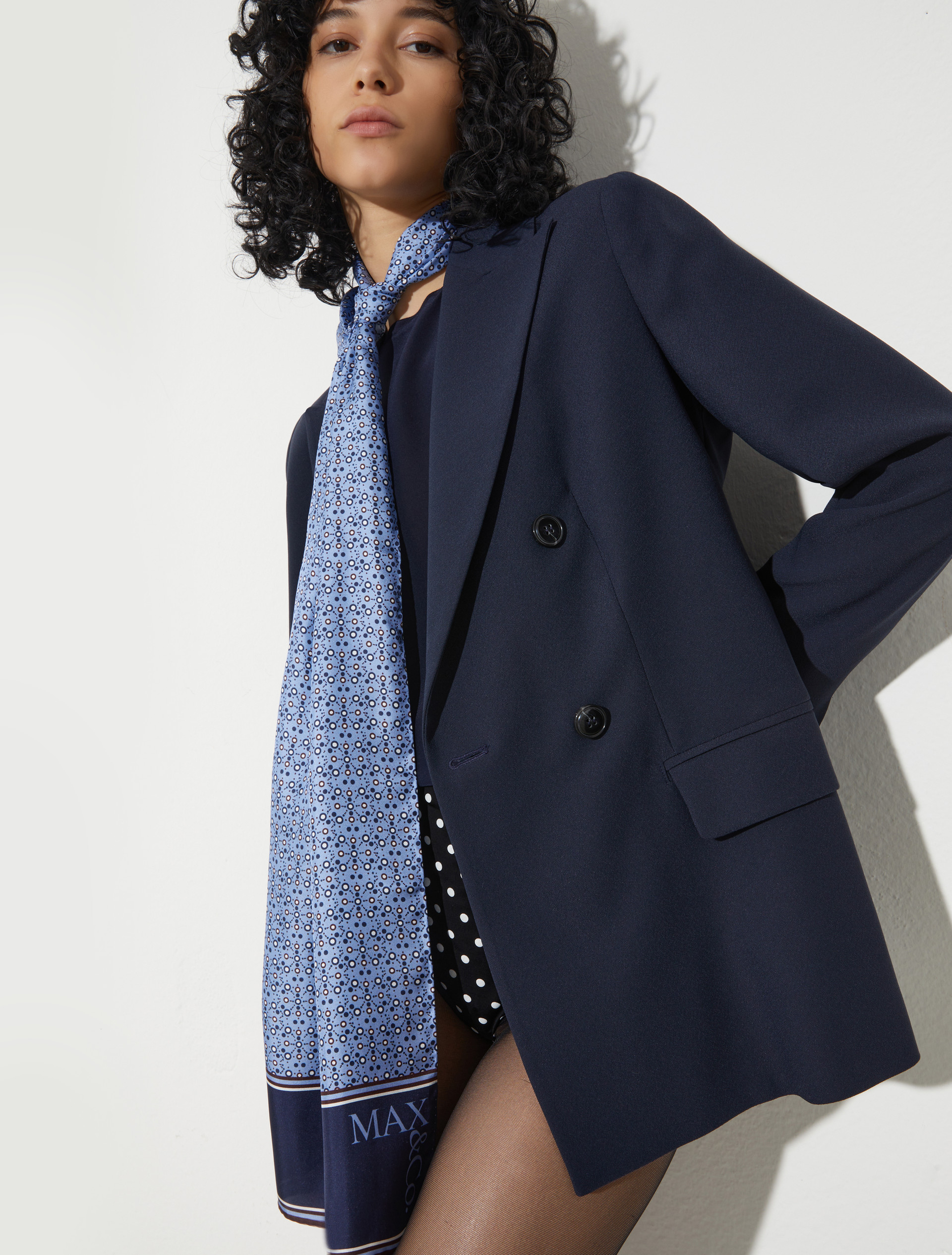 Écharpe en sergé de soie, bleu | MAX&Co. Écharpe en sergé de soie - BLEU - MAX&Co.