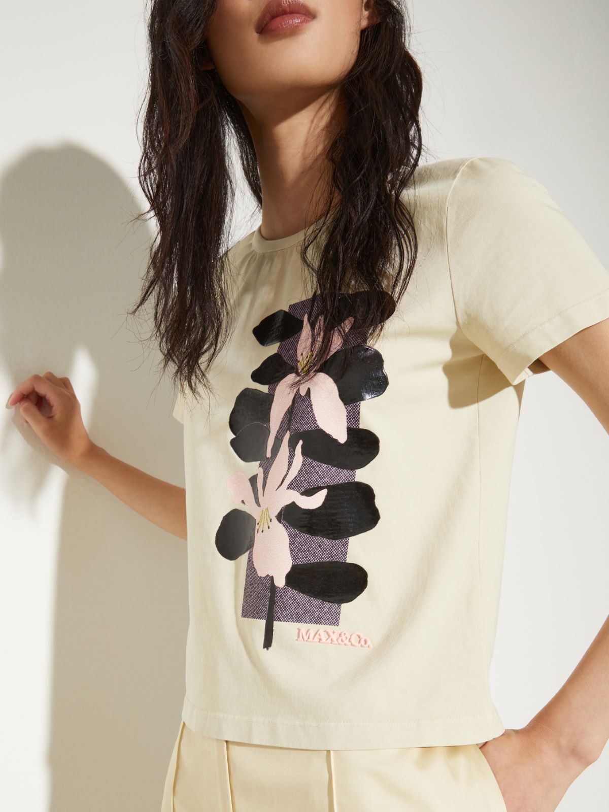 Flower-print slim-fit T-shirt, light grey | MAX&Co. Flower-print slim-fit T-shirt - LIGHT GREY - MAX&Co. - 6