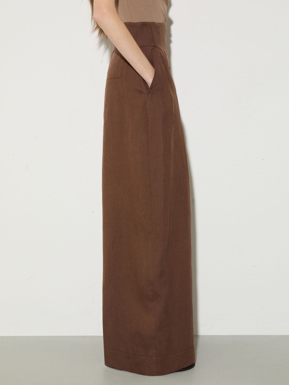 Wide-fit pure linen trousers - COFFEE - MAX&Co. - 4