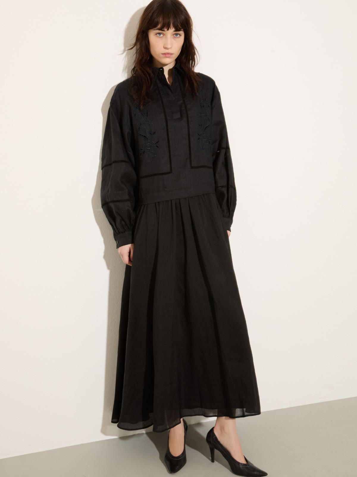 Langes Kleid aus Leinen und Musselin - SCHWARZ - MAX&Co.