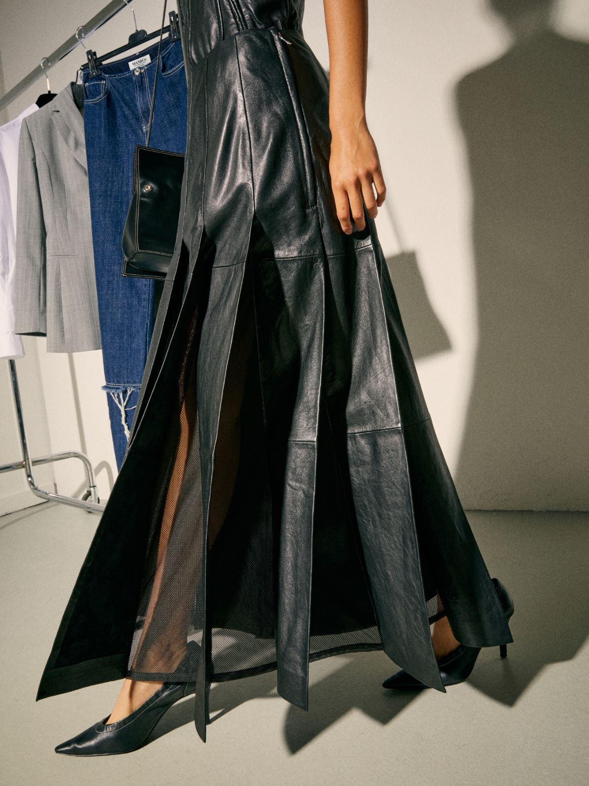 Leather skirt Sami Miró &Co.llaboration, black | MAX&Co. Leather skirt Sami Miró &Co.llaboration - BLACK - MAX&Co. - 3