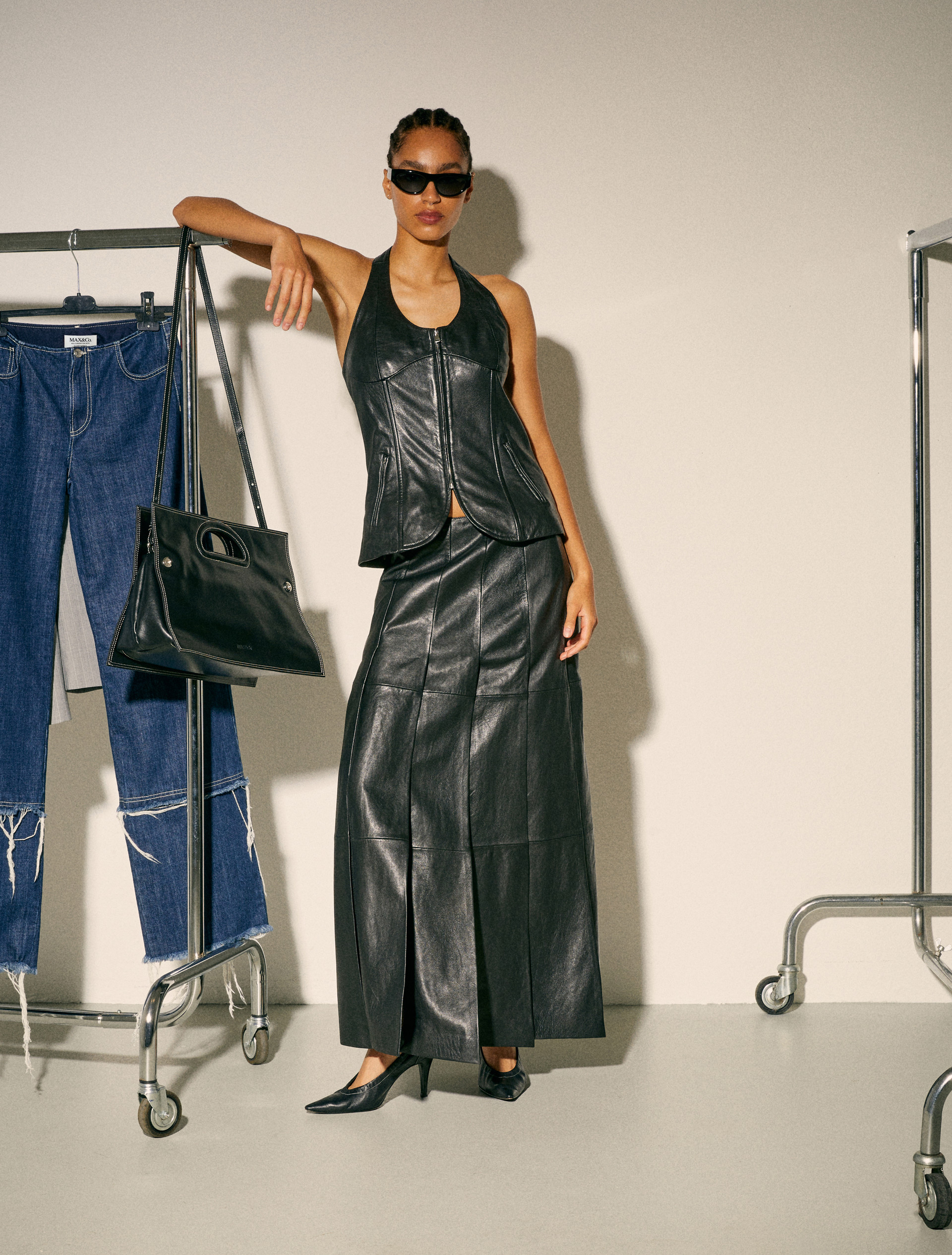 Leather skirt Sami Miró &Co.llaboration, black | MAX&Co. Leather skirt Sami Miró &Co.llaboration - BLACK - MAX&Co. - 4