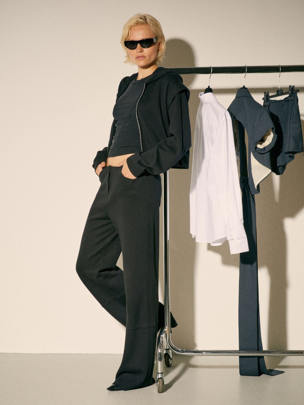 Fleece trousers Sami Miró &Co.llaboration, black | MAX&Co. Fleece trousers Sami Miró &Co.llaboration - BLACK - MAX&Co. - 4