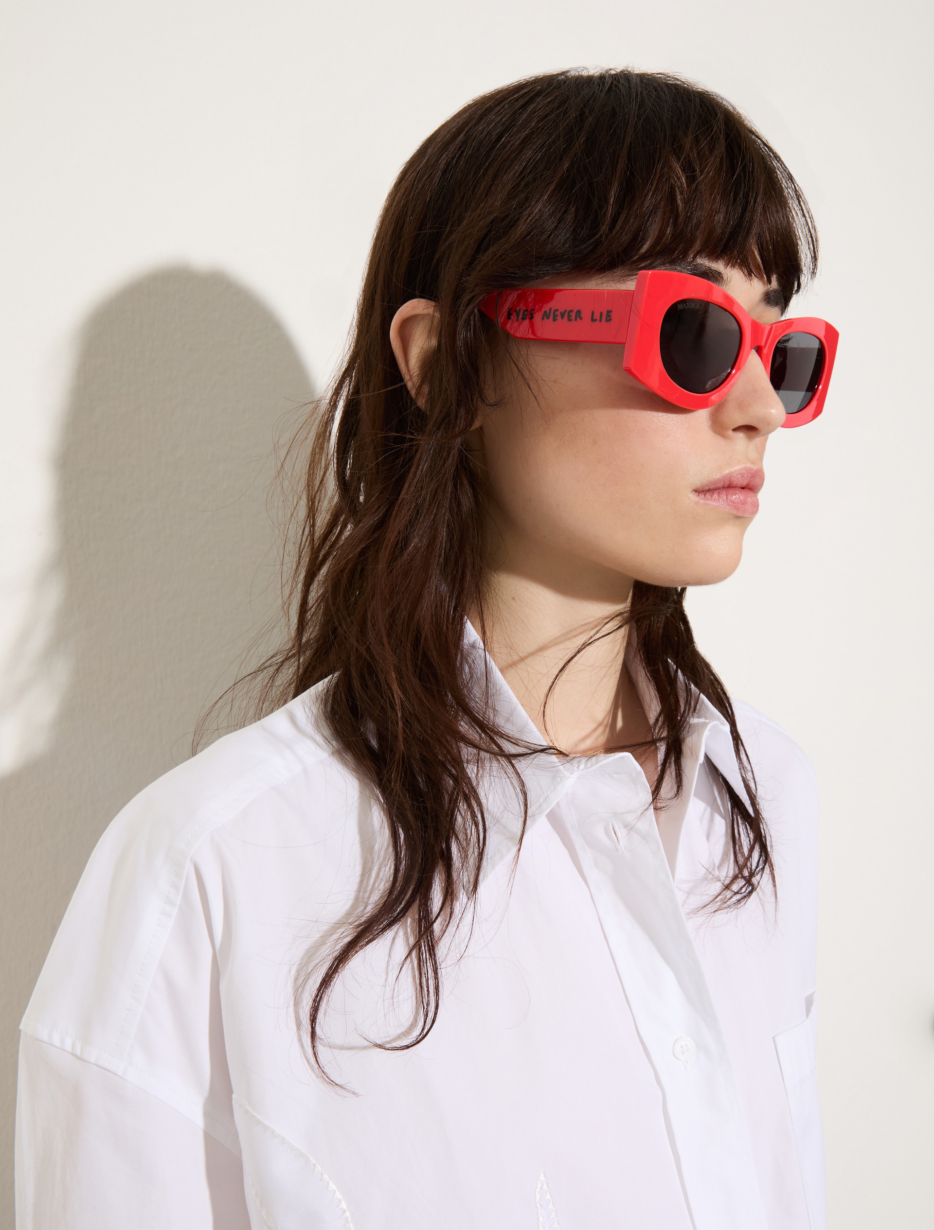 1-800 Gift Alert with Pietro Terzini sunglasses, red | MAX&Co. 1-800 Gift Alert with Pietro Terzini sunglasses - RED - MAX&Co. - 4