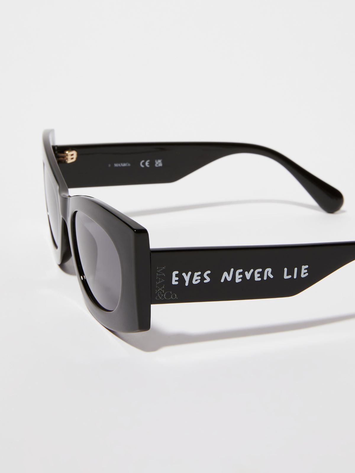 1-800 Gift Alert with Pietro Terzini sunglasses, black | MAX&Co. 1-800 Gift Alert with Pietro Terzini sunglasses - BLACK - MAX&Co. - 3