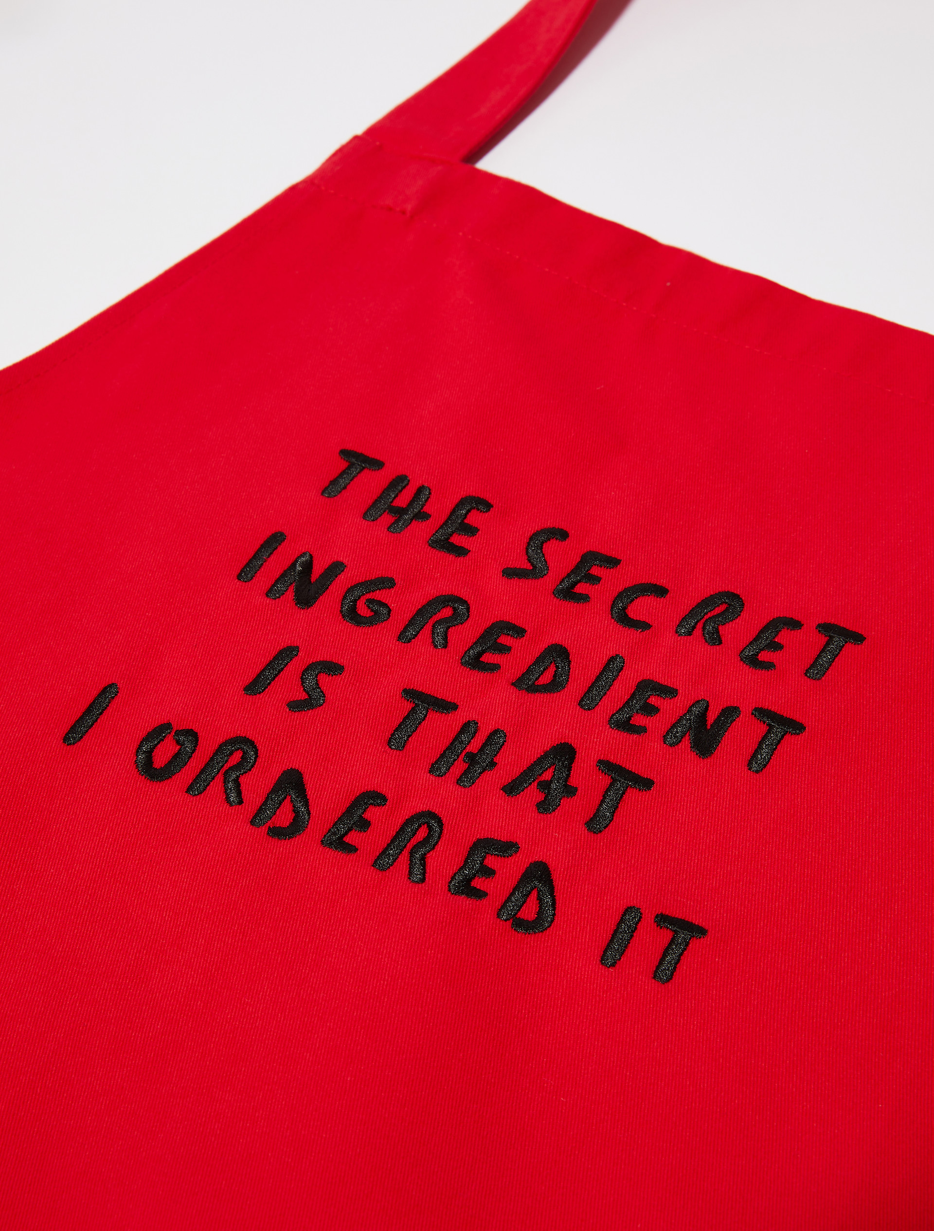 P. Terzini &Co.llaboration Schürze, rot | MAX&Co. P. Terzini &Co.llaboration Schürze - ROT - MAX&Co. - 2