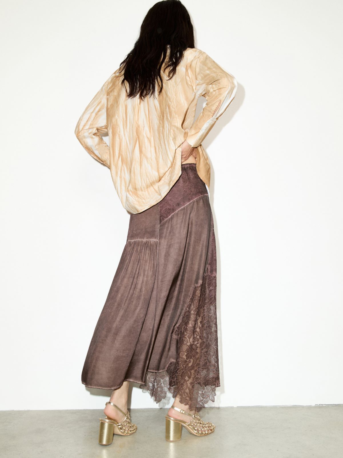 Lace-insert satin midi skirt - CHOCOLATE - MAX&Co. - 2