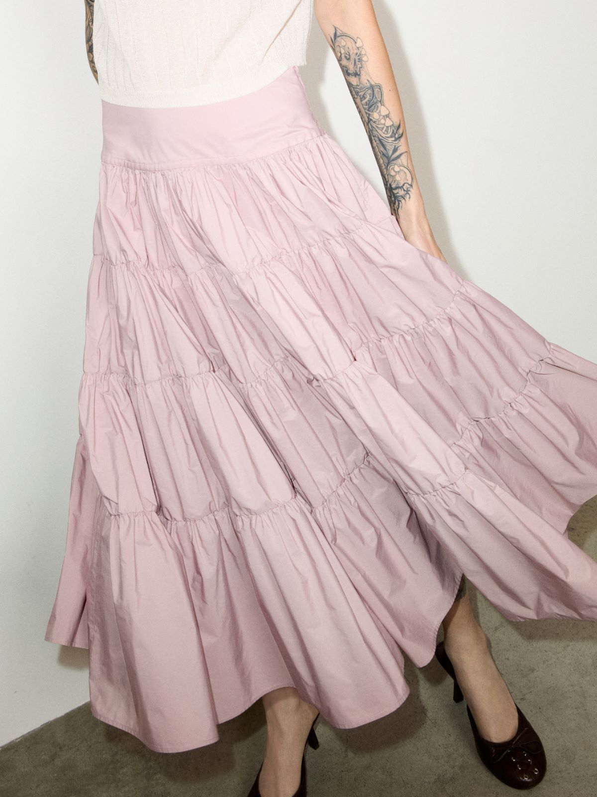 Falda corola escalonada de tafetán - ROSA - MAX&Co.