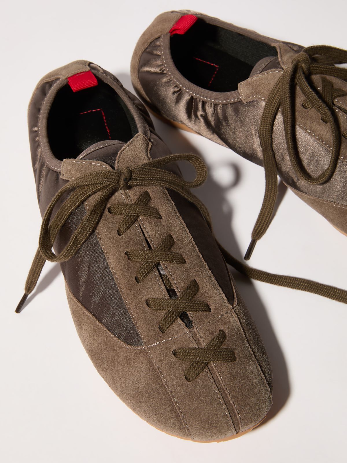Sneaker aus Satin und Wildleder - GRAU - MAX&Co. - 3
