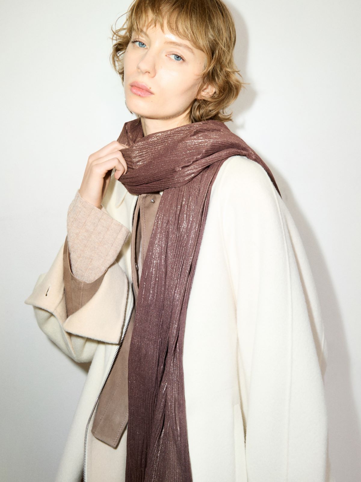 Laminated pleated gauze stole - CHOCOLATE - MAX&Co.