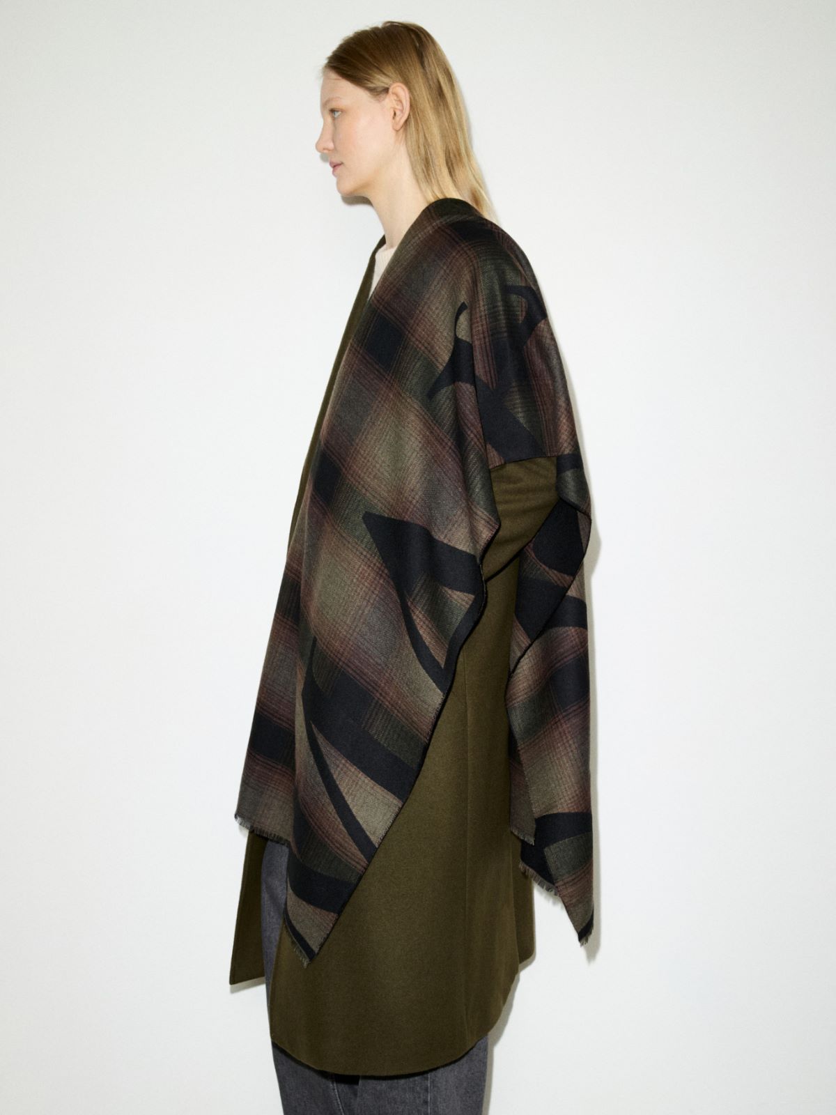 Jacquard logo stole - KAKI - MAX&Co.