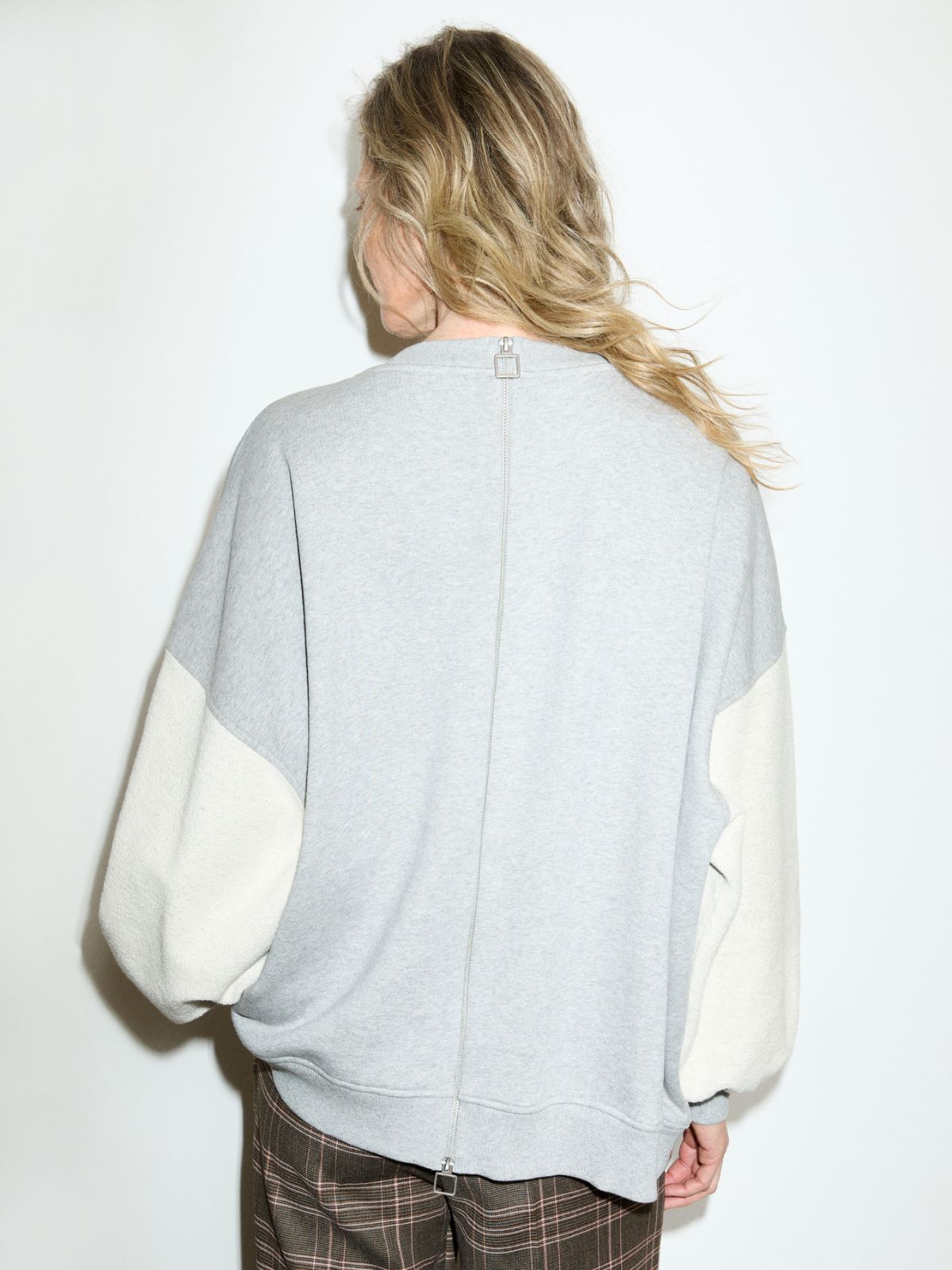 [ネンボ]  オーバーサイズ コットン スウェット シャツ - MELANGE GREY - マックスアンドコー公式オンラインショップ - 2
