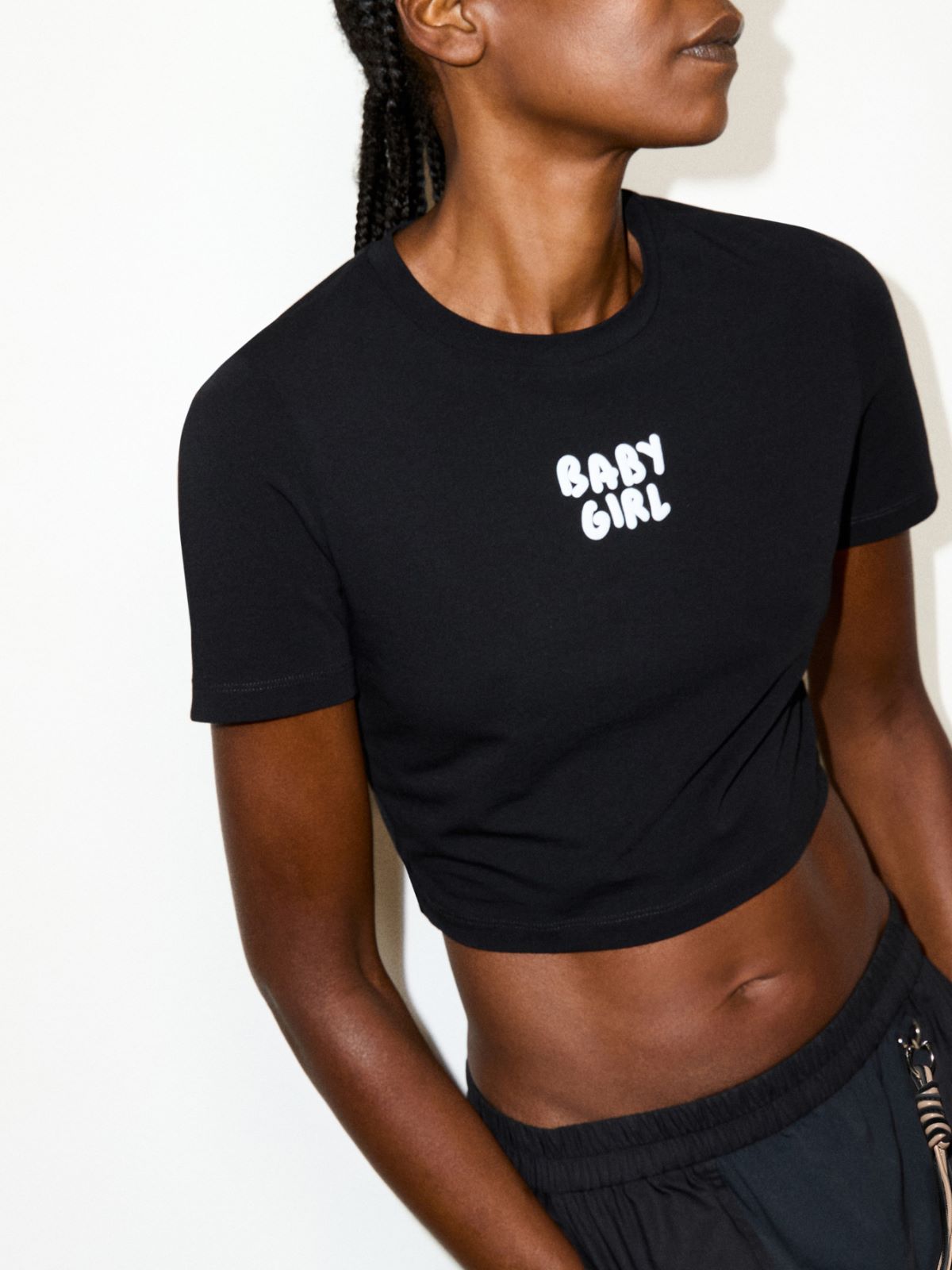 Slogan-print cropped T-shirt - BLACK - MAX&Co. - 4