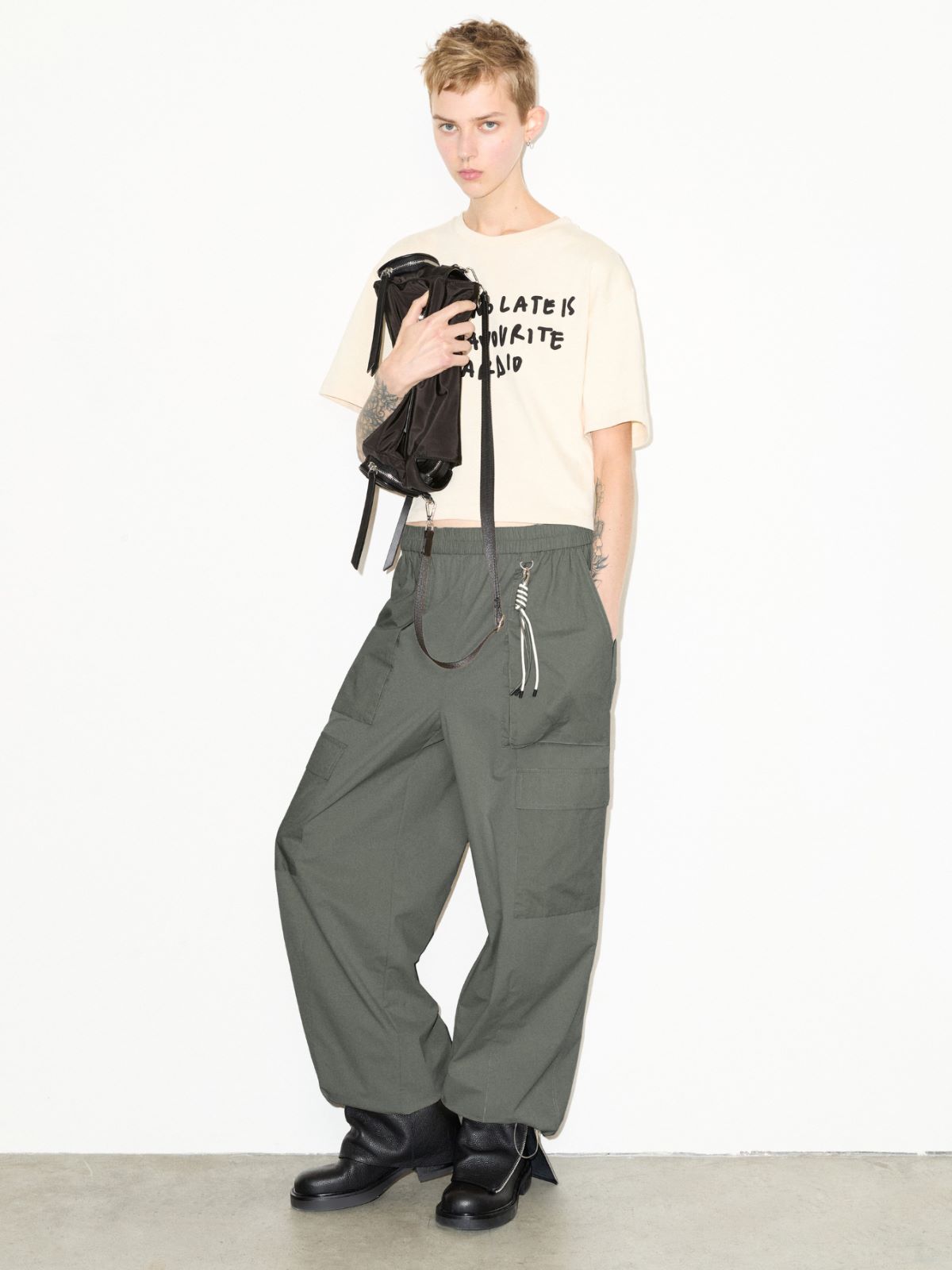 Slogan-print boxy-fit T-shirt - MILK - MAX&Co.