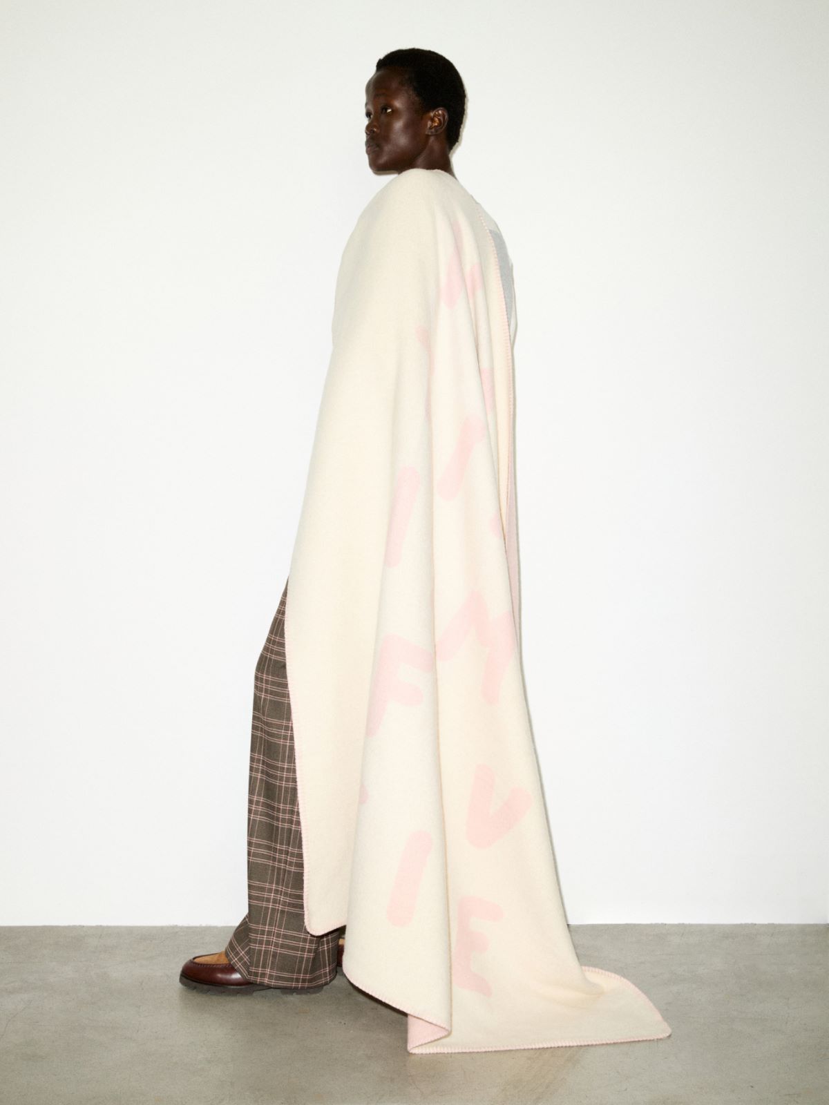 1-800 Gift Alert with Pietro Terzini blanket - WOOL WHITE - MAX&Co. - 3