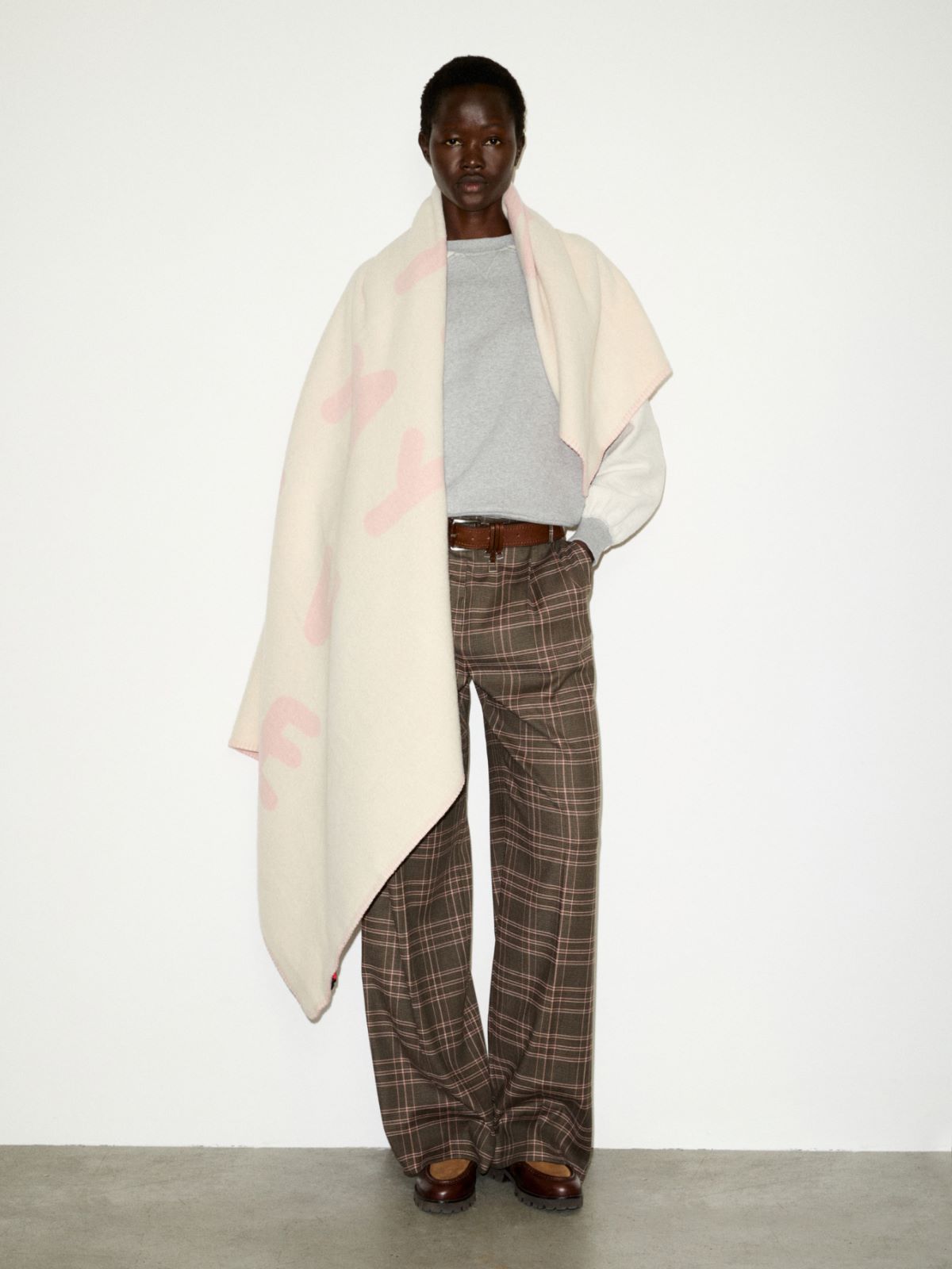 1-800 Gift Alert with Pietro Terzini blanket - WOOL WHITE - MAX&Co. - 4