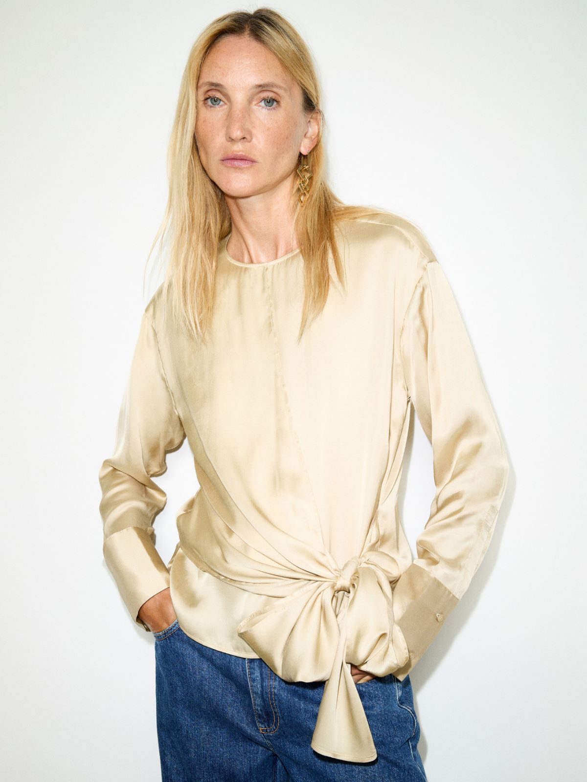 Blusa in raso con nodo - ORO - MAX&Co.