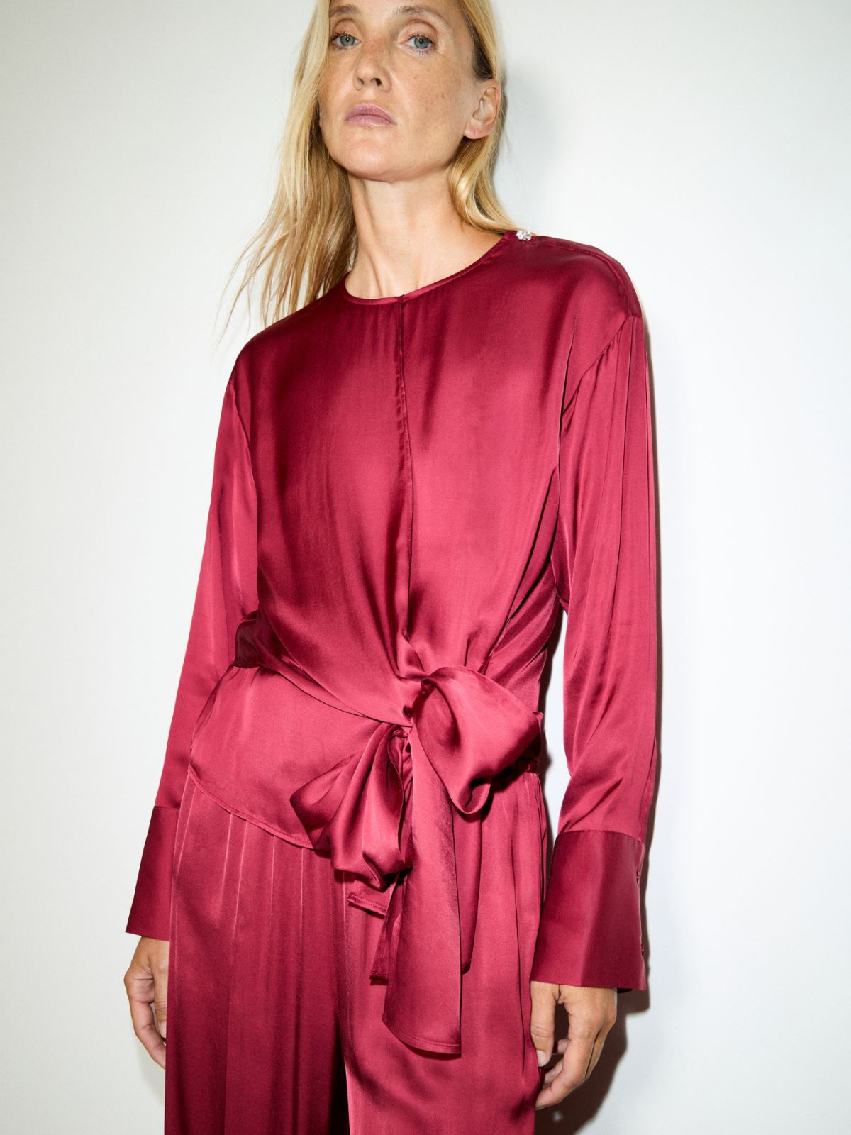 Knot-front satin blouse - CHERRY - MAX&Co. - 4