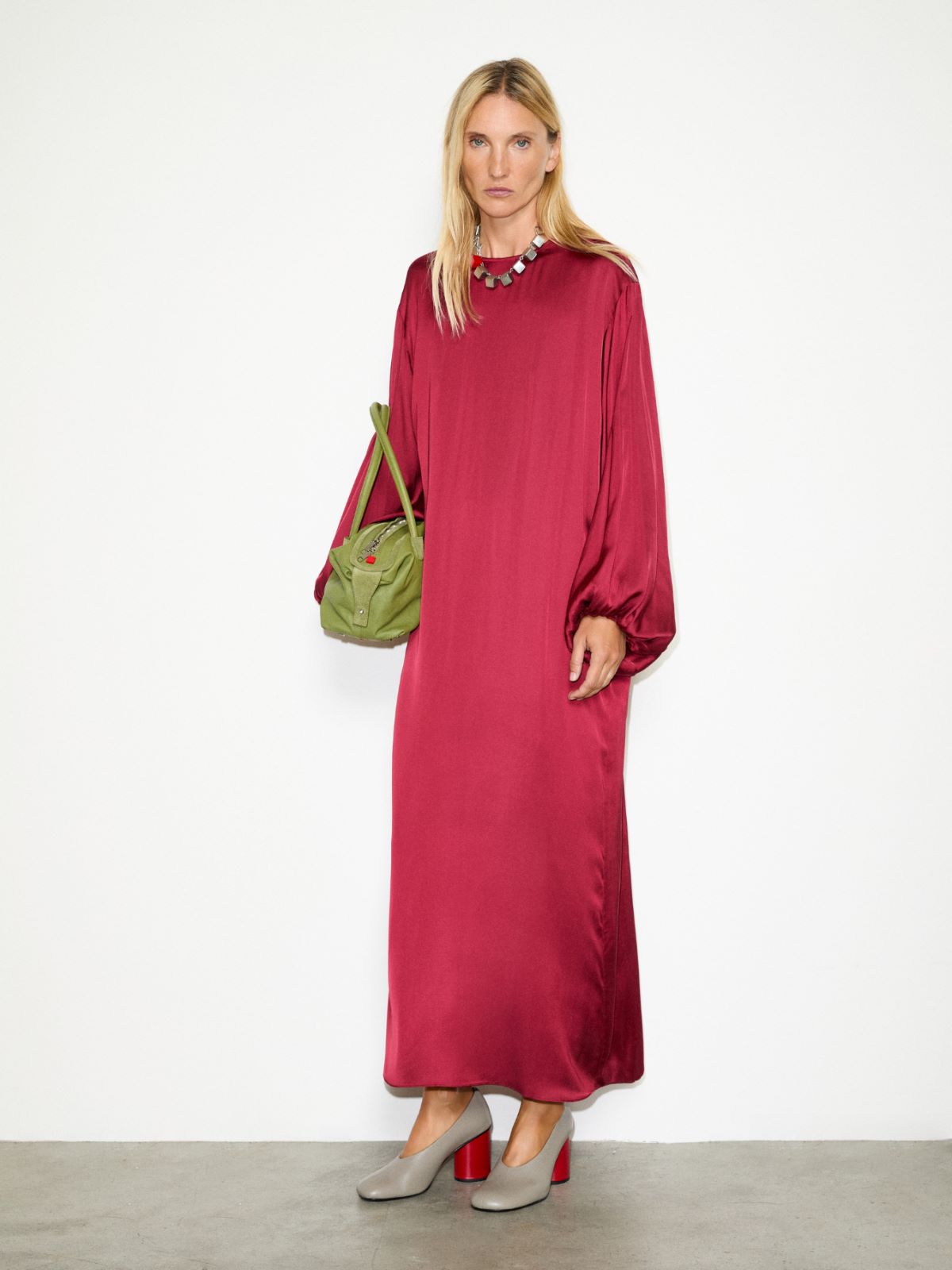 Maxi robe tunique en satin - CERISE - MAX&Co. - 4